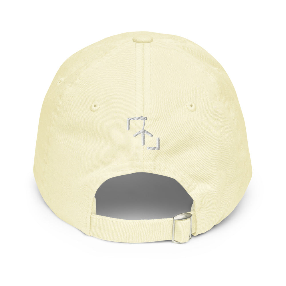 Gorra Tenis Club · diseño A · amarilla con bordado blanco