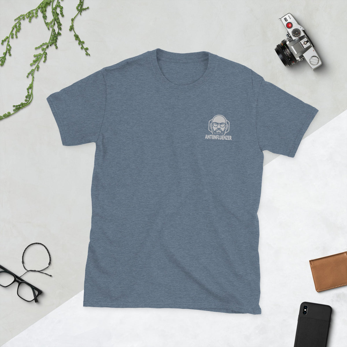 Camiseta de manga corta unisex AntiInfluenzer Edition Bordada