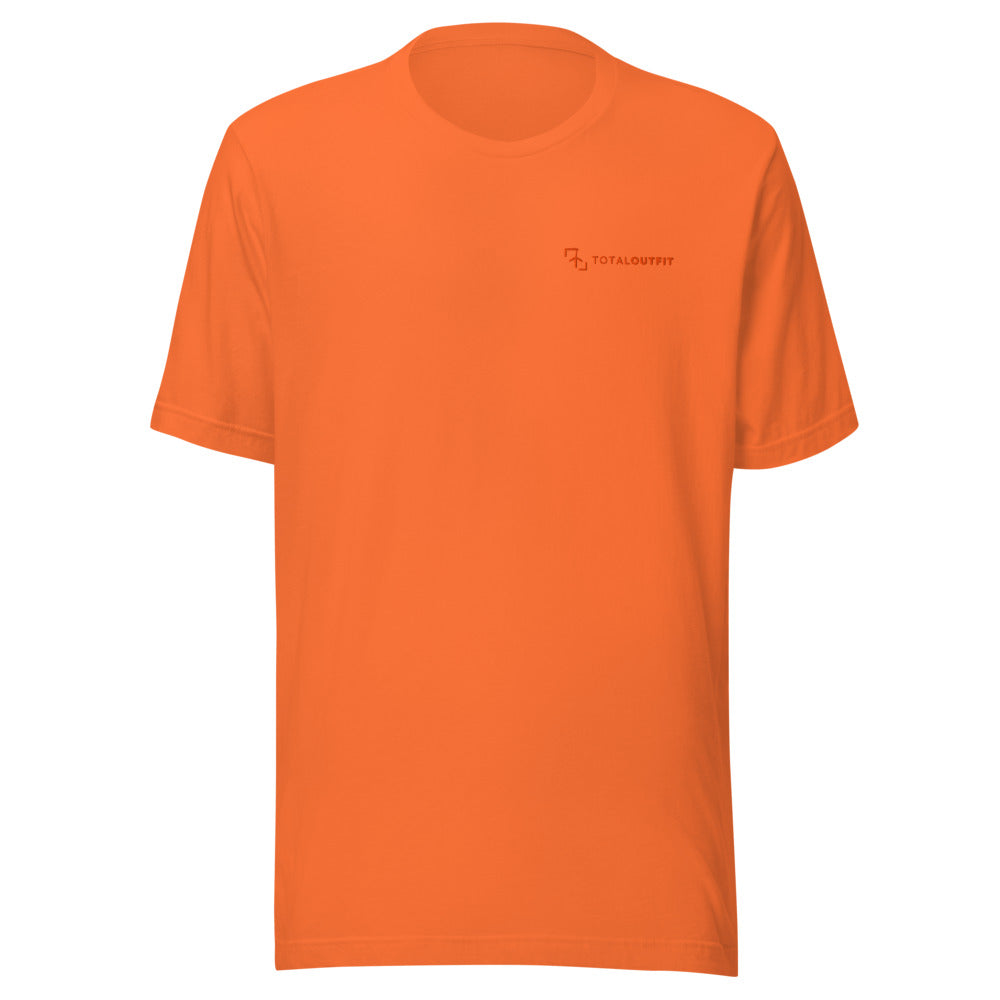 Camiseta TotalOutfit tono sobre tono · naranja con logo bordado en el mismo color